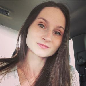 Meet your Posher, Avery